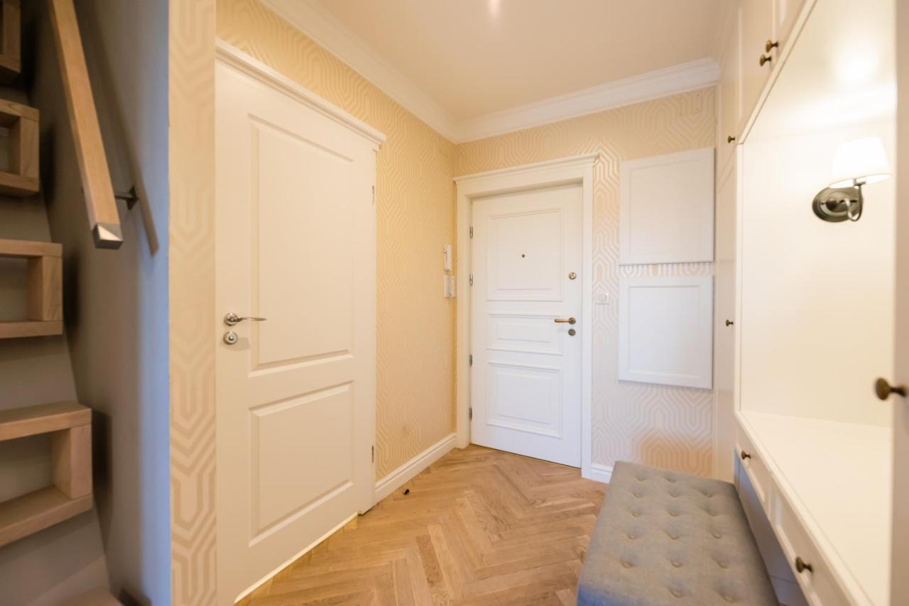 Lovely Apartment In The Heart Of Warszawa Eksteriør billede