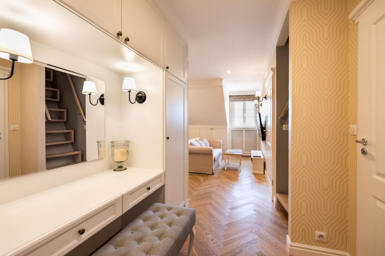 Lovely Apartment In The Heart Of Warszawa Eksteriør billede