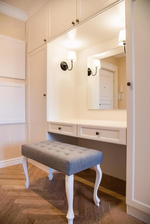 Lovely Apartment In The Heart Of Warszawa Eksteriør billede