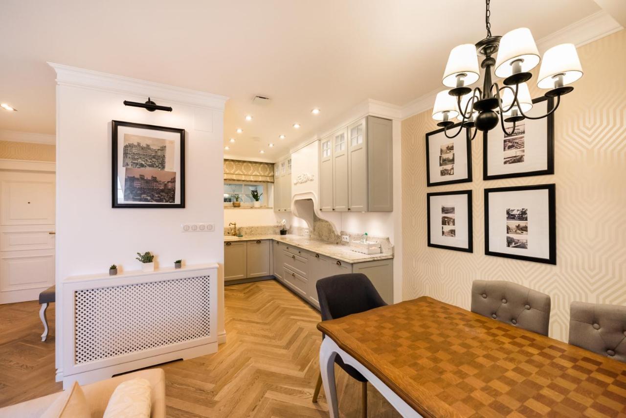 Lovely Apartment In The Heart Of Warszawa Eksteriør billede
