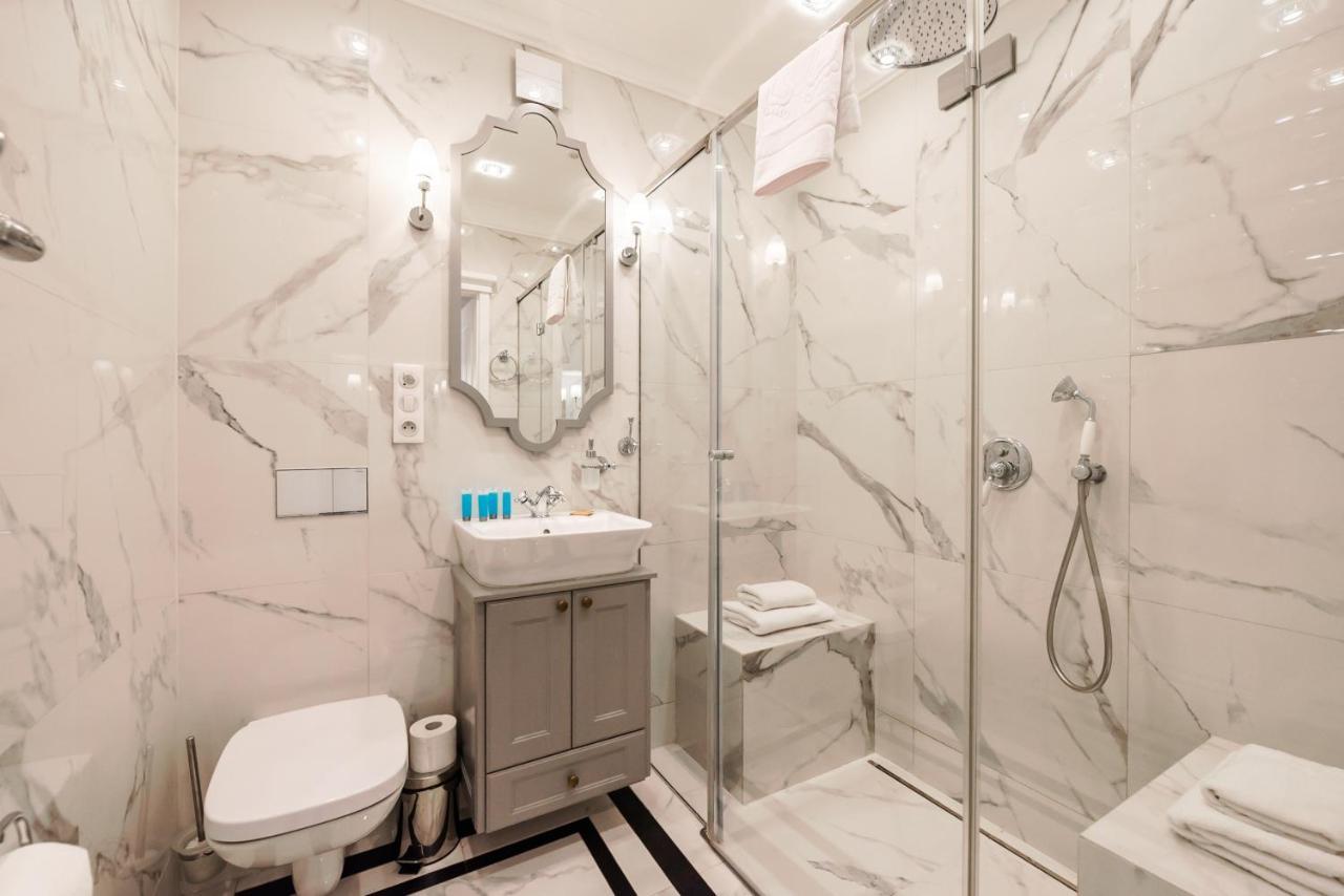 Lovely Apartment In The Heart Of Warszawa Eksteriør billede